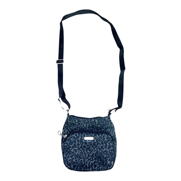 Baggallini Joey Bagg Nylon Crossbody Black and Grey Cheetah Print Small - Picture 3 of 10
